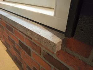 Geschuurde en gefrijnde raamdorpel